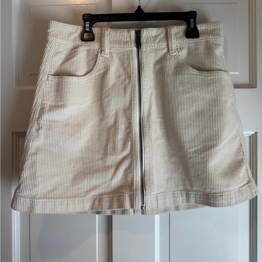 🤍 American Eagle NWT Corduroy Mini Skirt – Size 6 – Cream / Ivory 🤍